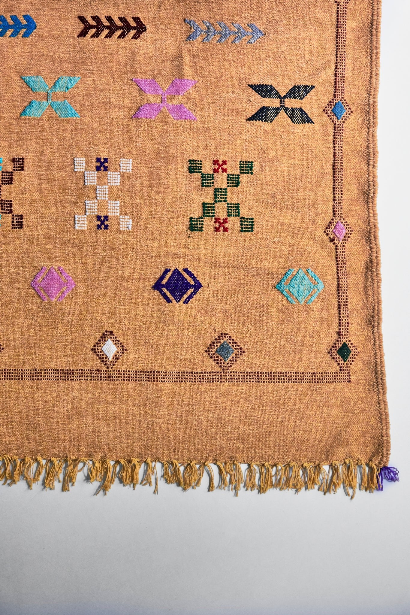 MOROCCAN FLATWEAVE RUGS | LARGE KILIM RUG - GOLD – travel trove